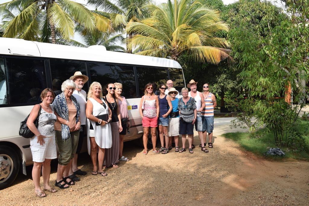 The Coconut Gardens Hotel & Restaurant Tissamaharama Exterior photo