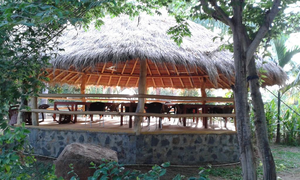 The Coconut Gardens Hotel & Restaurant Tissamaharama Exterior photo